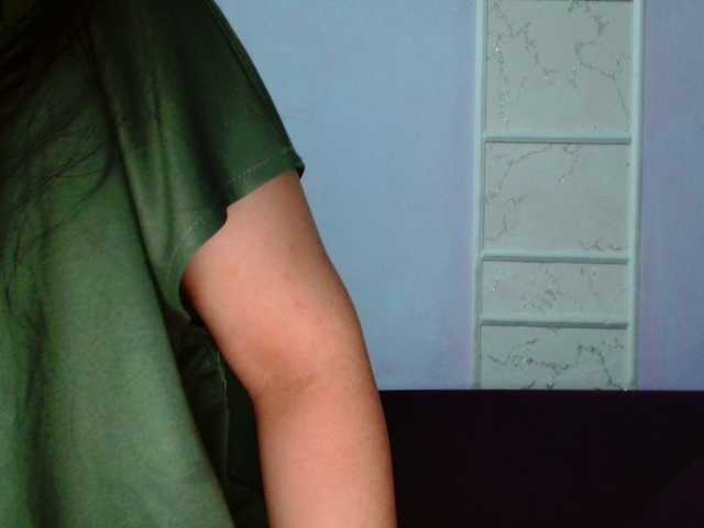 Bet-Lu's BongaCams show and profile