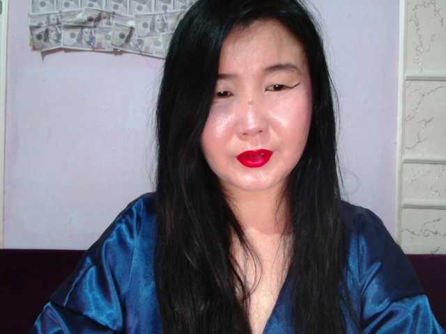 Bet-Lu's BongaCams show and profile