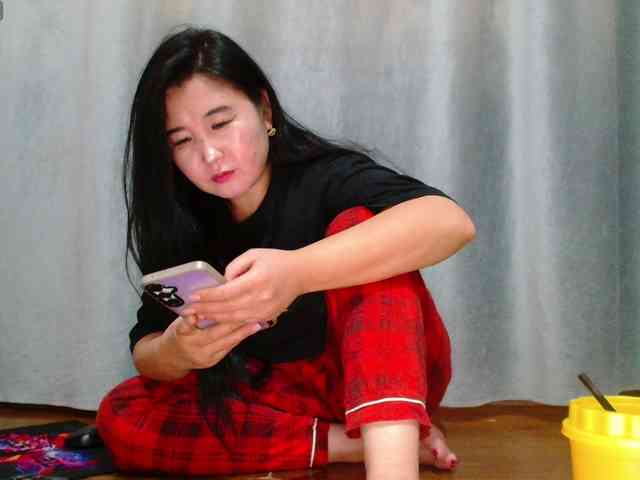 Bet-Lu Live Webcam on BongaCams