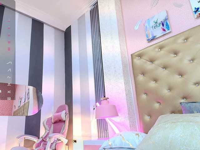 Paola233 from BongaCams