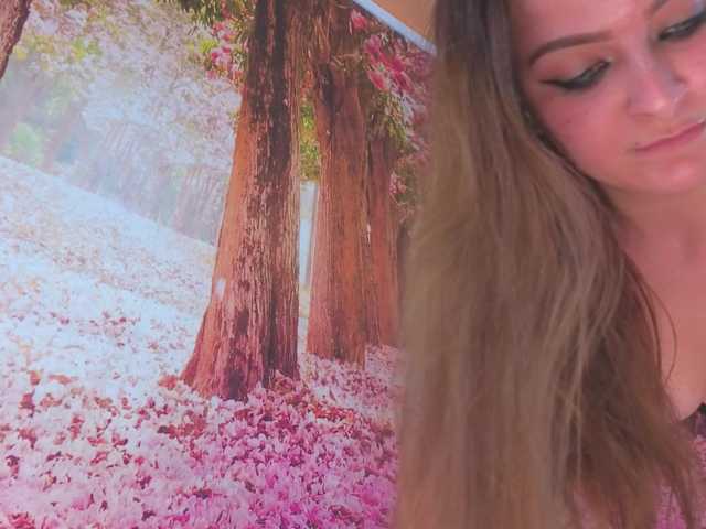 Erotic-cum's BongaCams show and profile