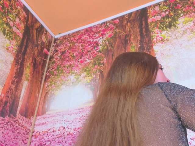 Erotic-cum's BongaCams show and profile