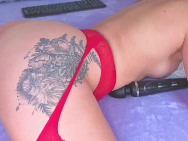 Erotic-cum's BongaCams show and profile