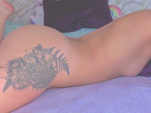 Erotic-cum's BongaCams show and profile