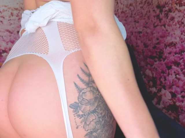 Erotic-cum's BongaCams show and profile