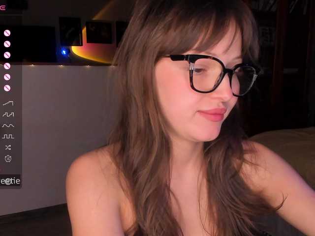 AprilCoy's BongaCams show and profile