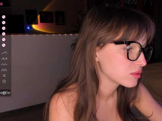 AprilCoy's BongaCams show and profile