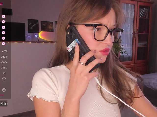 AprilCoy's BongaCams show and profile