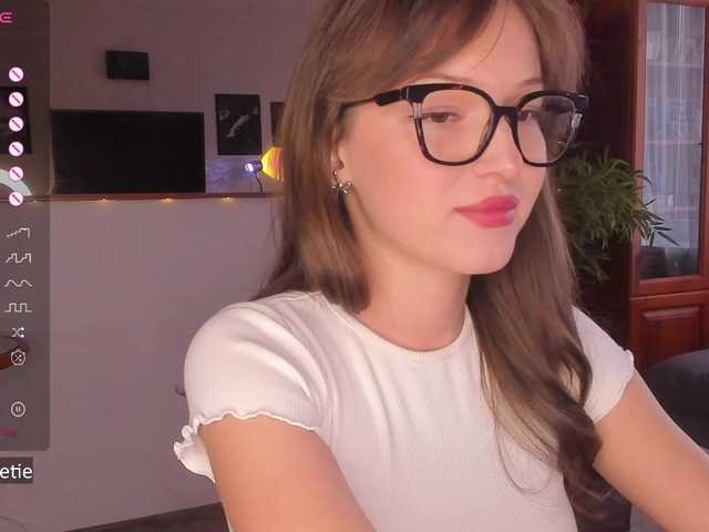 AprilCoy's BongaCams show and profile