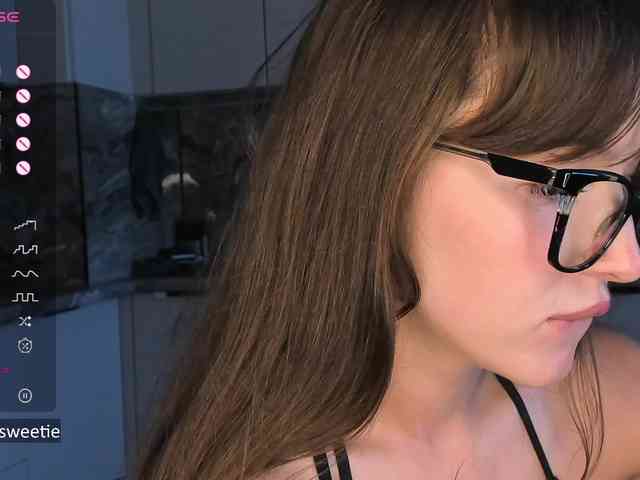 AprilCoy webcam
