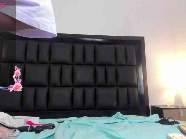 Petite-esther webcam