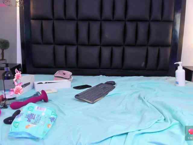 Petite-esther webcam