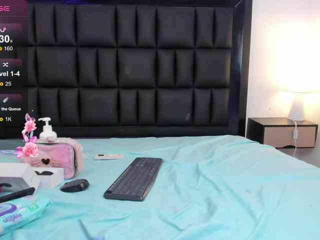 Petite-esther webcam