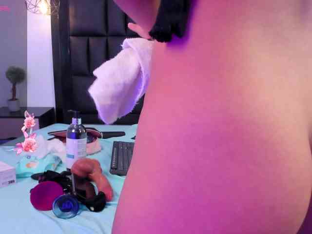 Petite-esther webcam