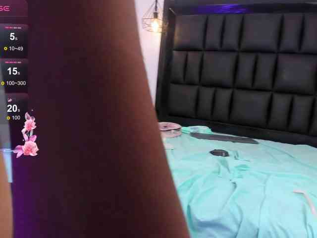 Petite-esther webcam