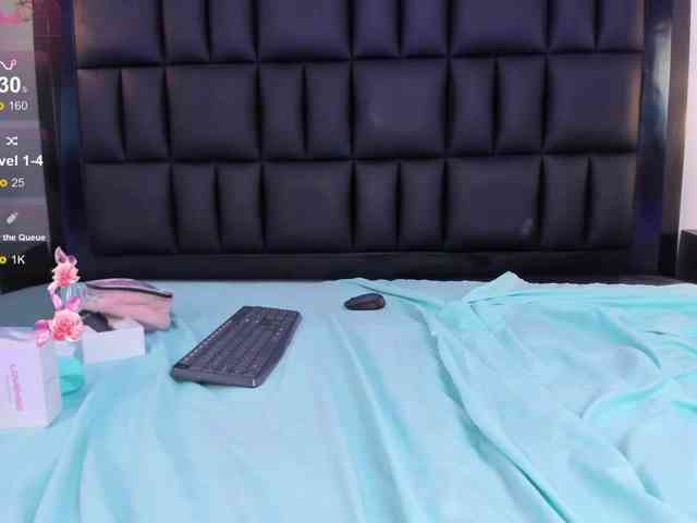 Petite-esther webcam