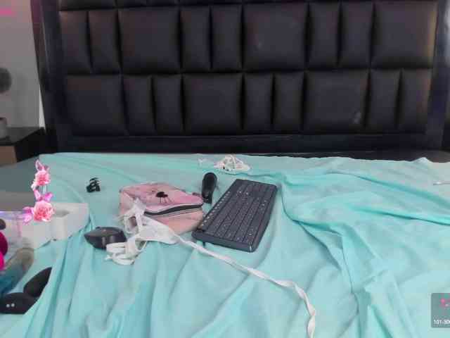 Petite-esther webcam