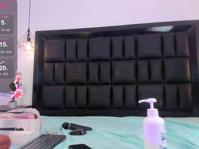 Petite-esther webcam
