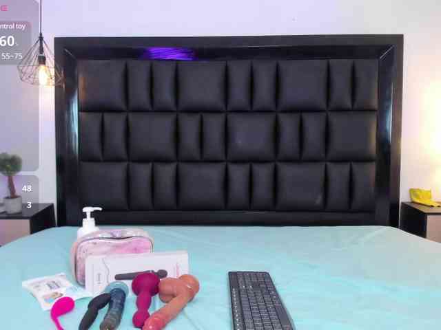 Petite-esther webcam