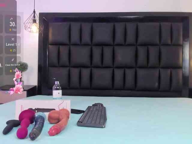 Petite-esther webcam