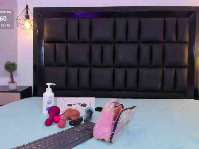 Petite-esther webcam