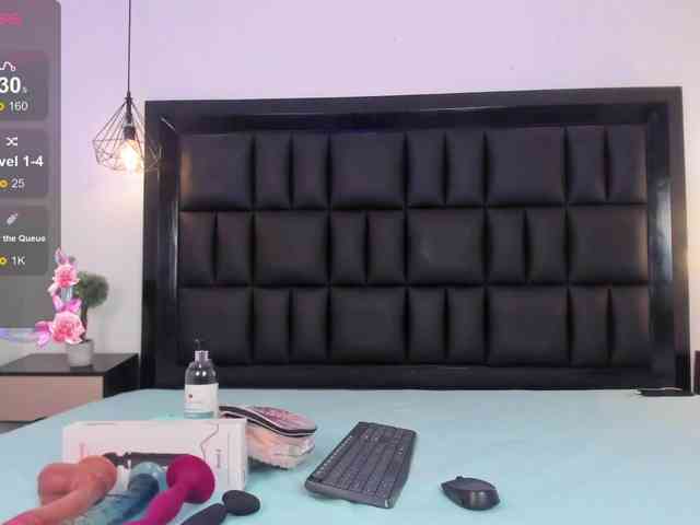 Petite-esther webcam