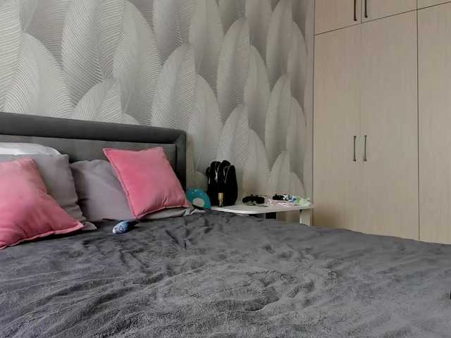 Bambiiiii's BongaCams show and profile