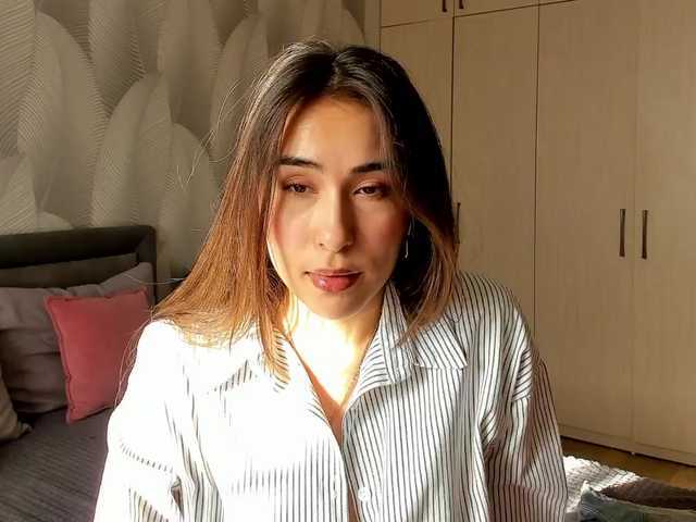 Bambiiiii's BongaCams show and profile