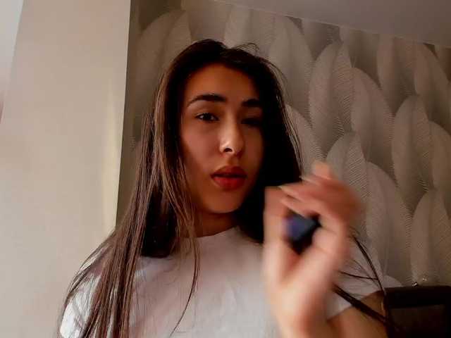 Bambiiiii's BongaCams show and profile