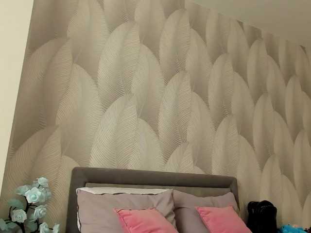 Bambiiiii's BongaCams show and profile