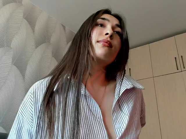 Bambiiiii's BongaCams show and profile