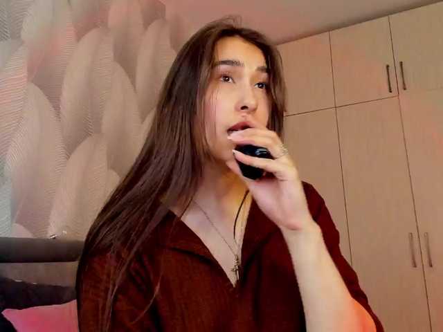 Bambiiiii's BongaCams show and profile