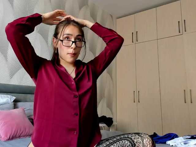 Bambiiiii's BongaCams show and profile