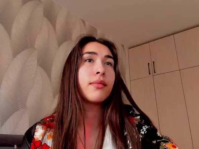 Bambiiiii's BongaCams show and profile