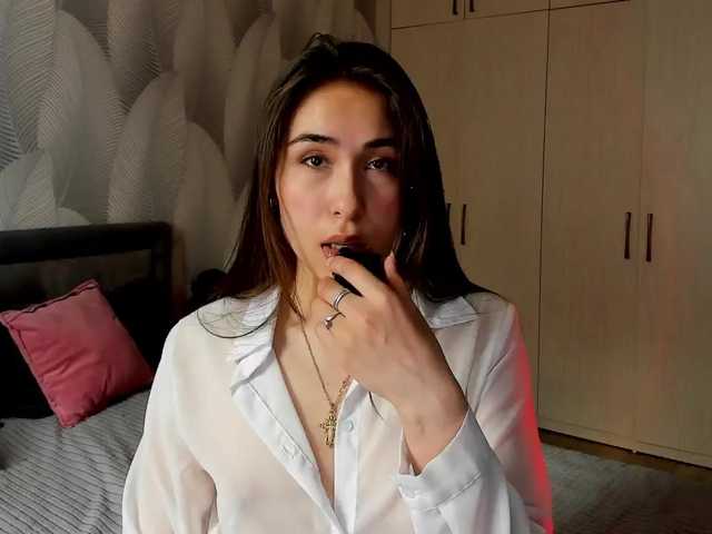 Bambiiiii's BongaCams show and profile