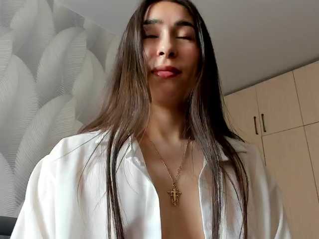 Bambiiiii's BongaCams show and profile