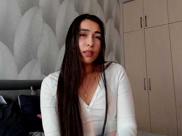 Bambiiiii's BongaCams show and profile