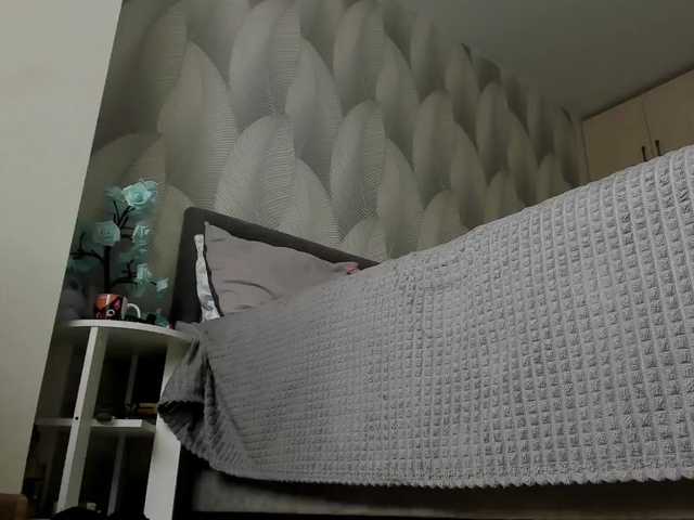 Bambiiiii's BongaCams show and profile