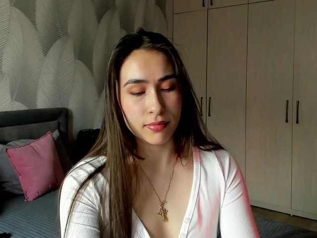 Bambiiiii's BongaCams show and profile