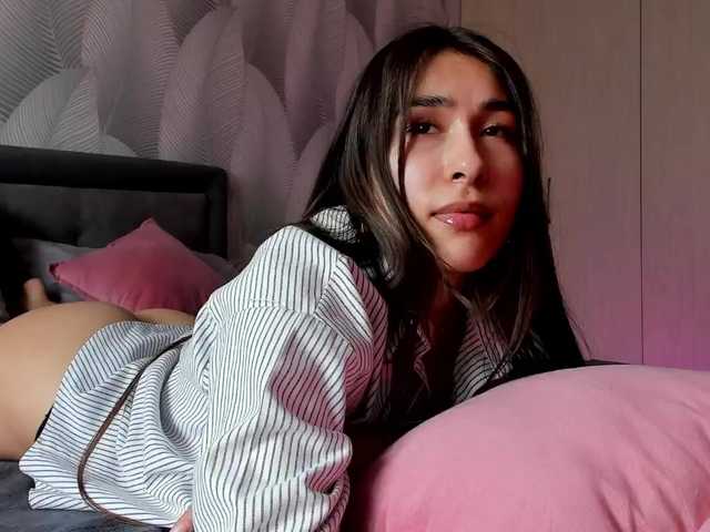 Bambiiiii's BongaCams show and profile