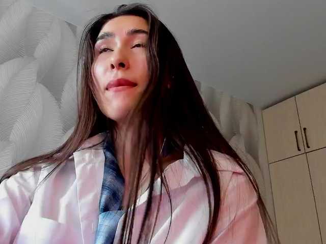 Bambiiiii's BongaCams show and profile