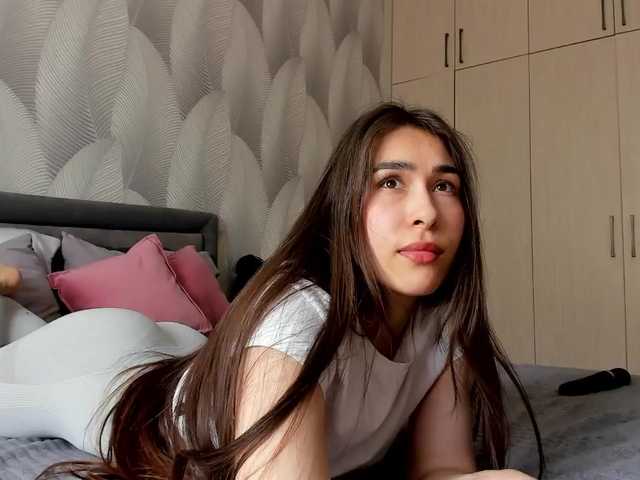 Bambiiiii's BongaCams show and profile