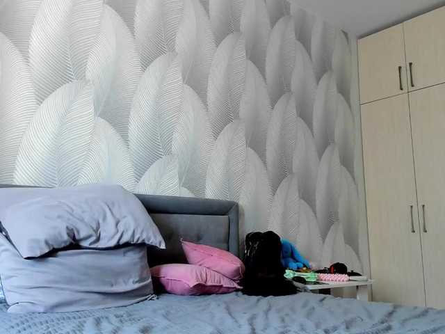 Bambiiiii's BongaCams show and profile