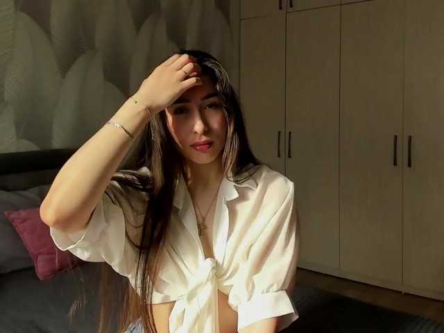 Bambiiiii's BongaCams show and profile