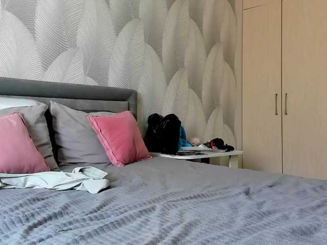 Bambiiiii's BongaCams show and profile