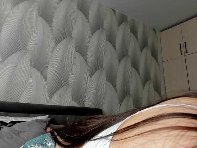 Bambiiiii's BongaCams show and profile