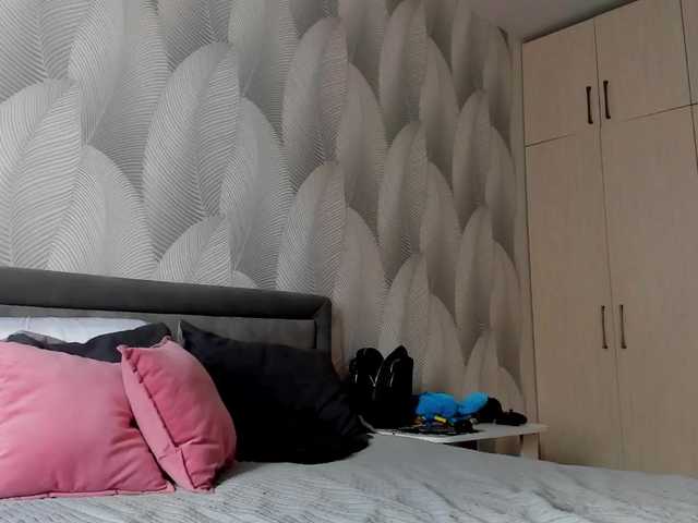 Bambiiiii's BongaCams show and profile