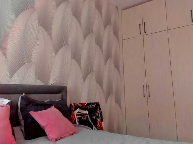 Bambiiiii's BongaCams show and profile