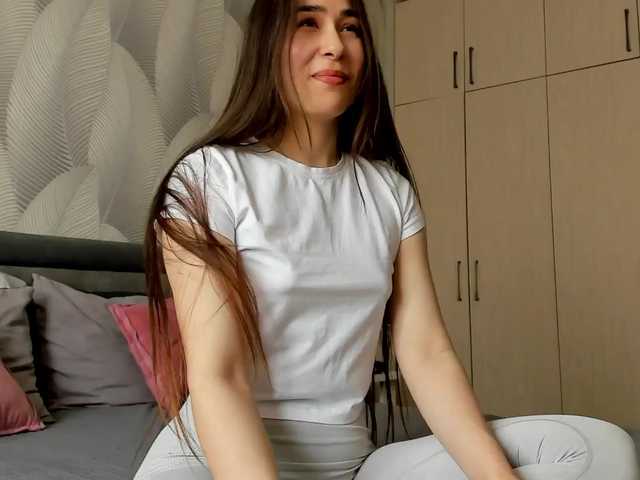 Bambiiiii's BongaCams show and profile