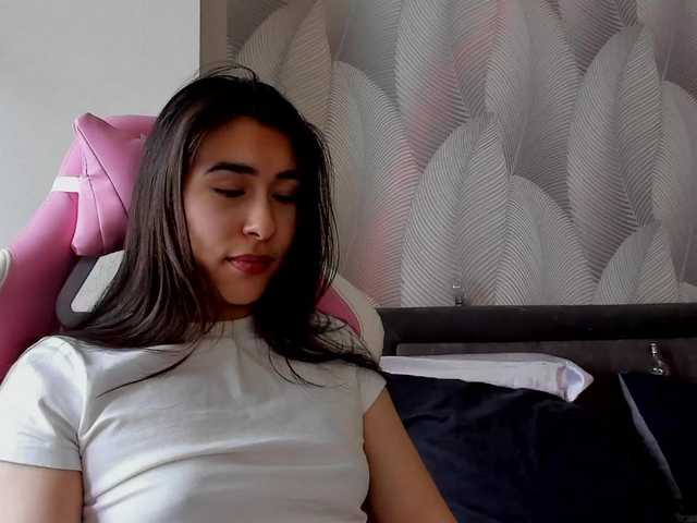 Bambiiiii's BongaCams show and profile